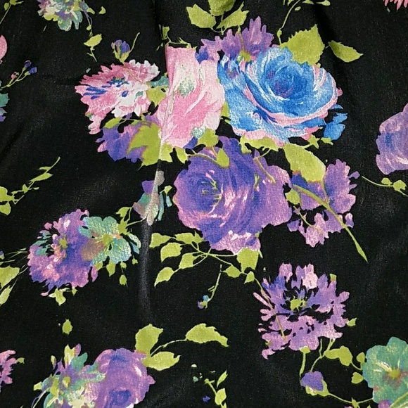 Black Floral Dress (small adults) runs small - Picture 2 of 4